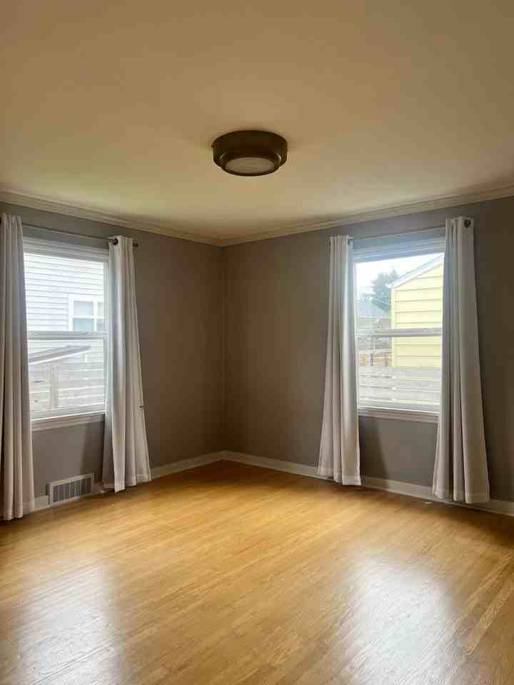 7006 8th Avenue Northeast - Photo 7 of 15