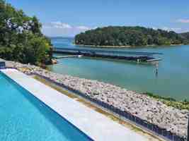 featured image of 154 Lakeshore Bay