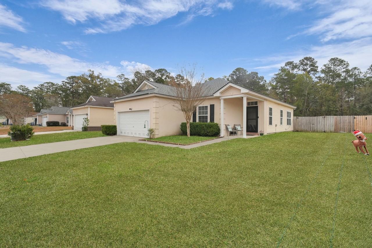 135 Alexander Way - Photo 3 of 40