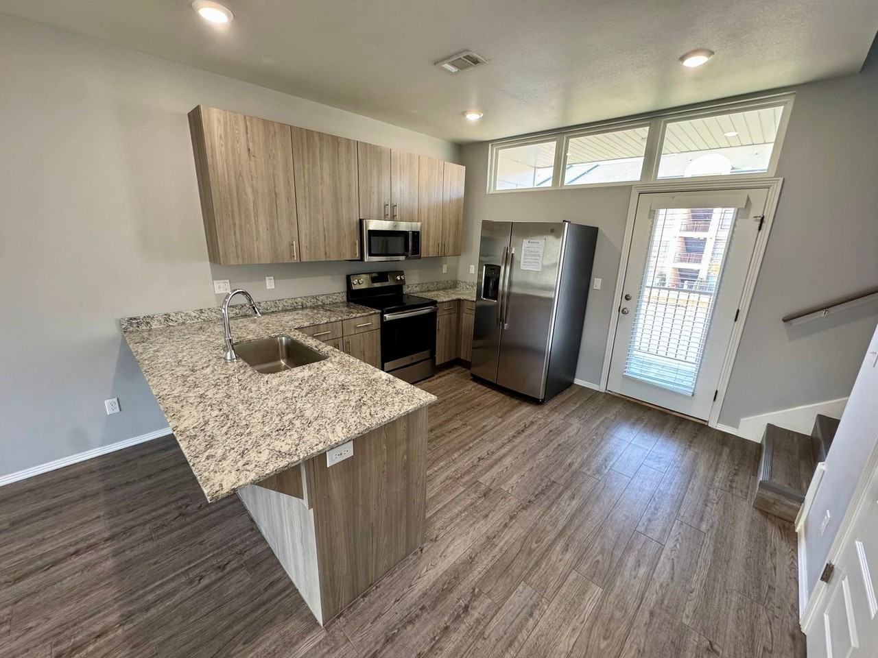 1636 S Razorback Rd - Photo 2 of 17
