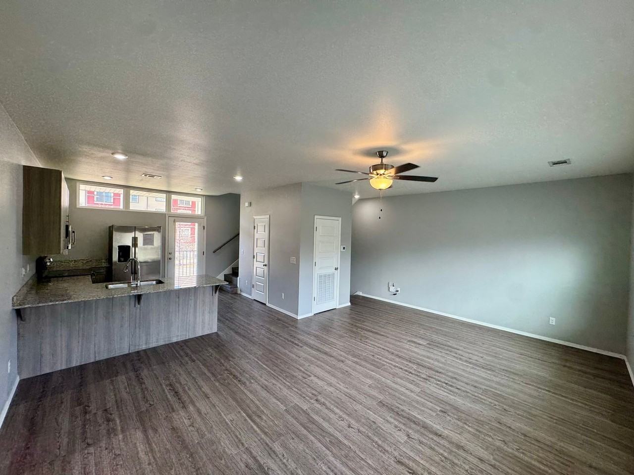 1636 S Razorback Rd - Photo 4 of 17