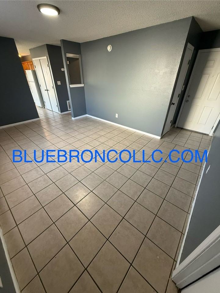 201 Sky Vue Drive - Photo 3 of 15