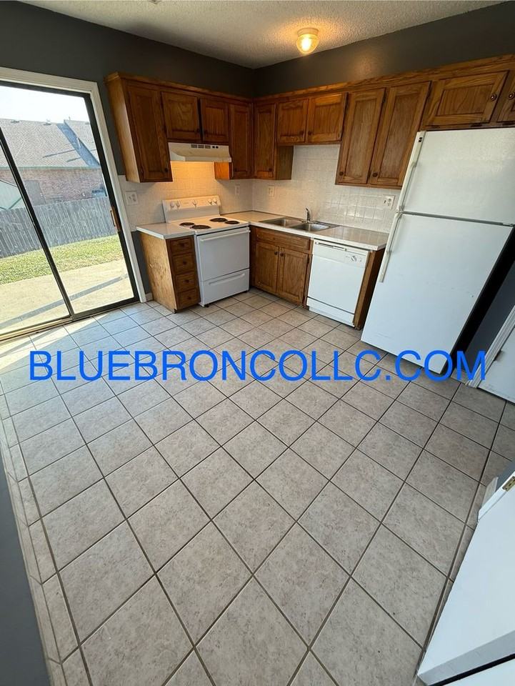 201 Sky Vue Drive - Photo 6 of 15