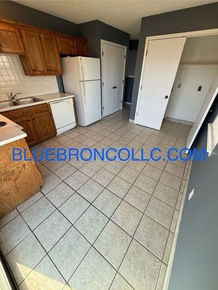 201 Sky Vue Drive - Photo 7 of 15