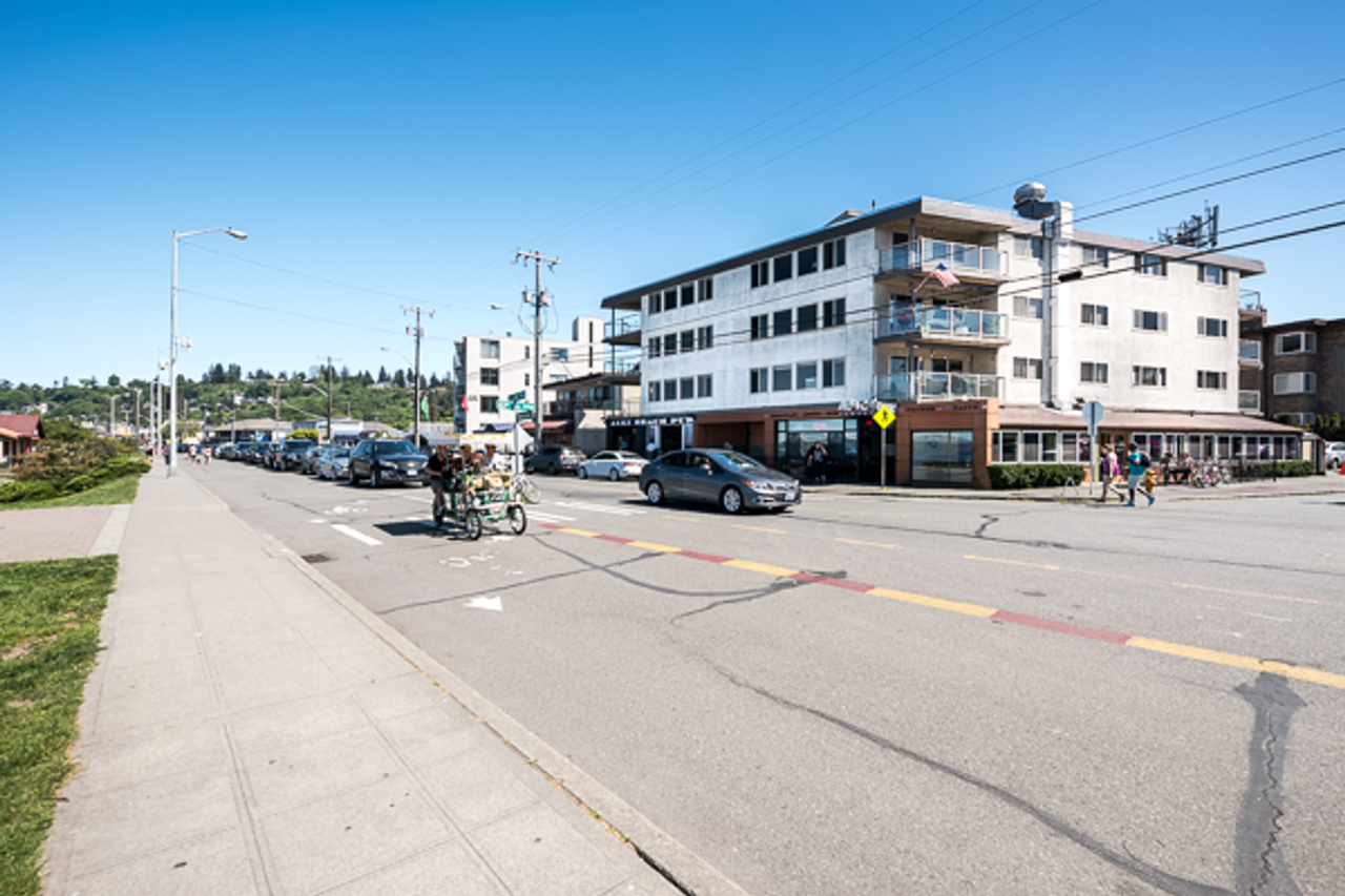 Alki Shores Apartments - Photo 3 of 14