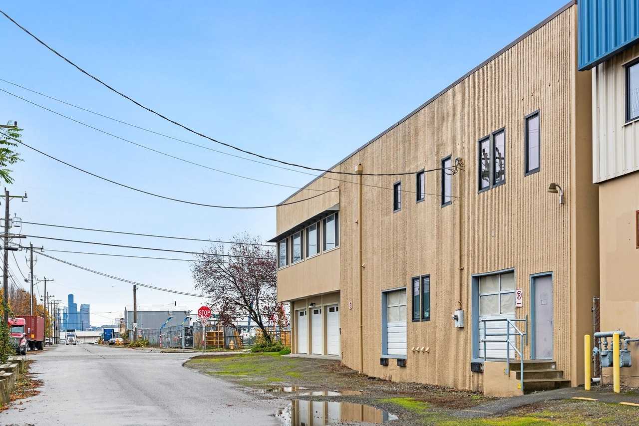 Dawson Apartment - Photo 2 of 5