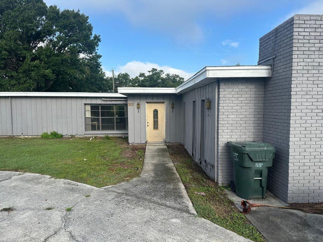 212 South Chestnut Road