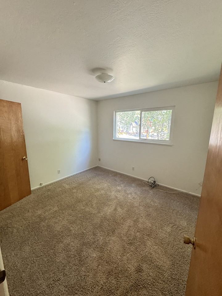 2708 Armstrong Ave #B - Photo 2 of 23