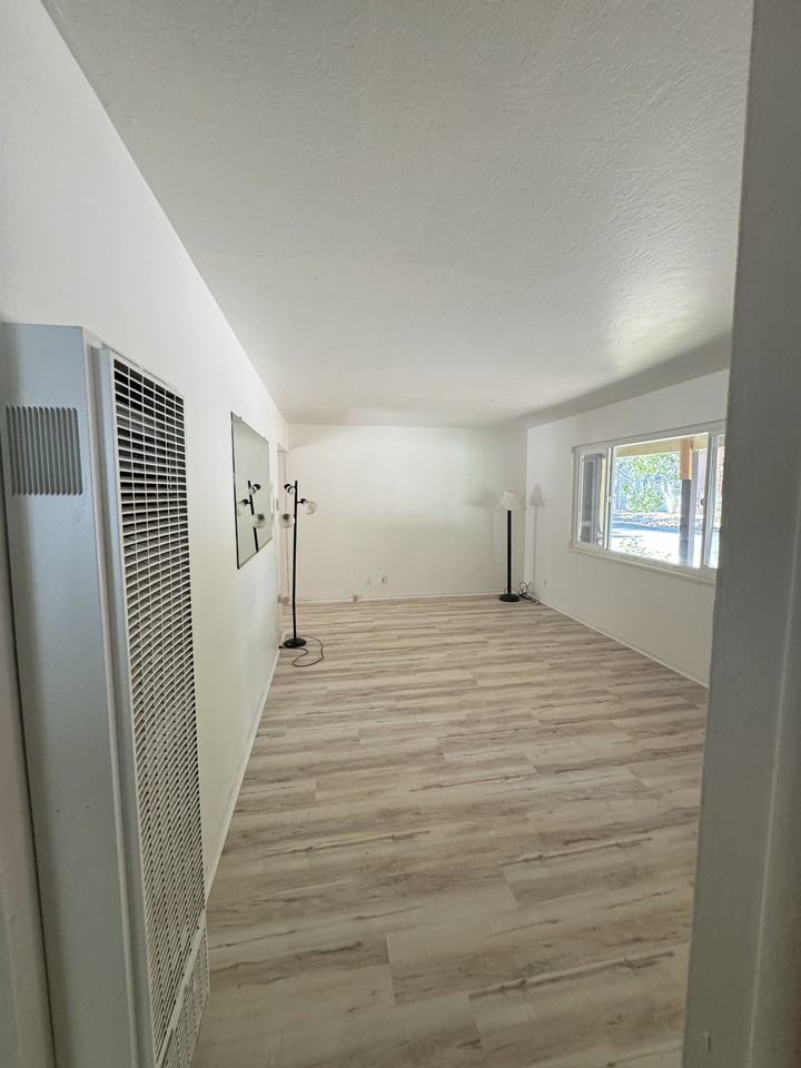 2708 Armstrong Ave #B - Photo 5 of 23