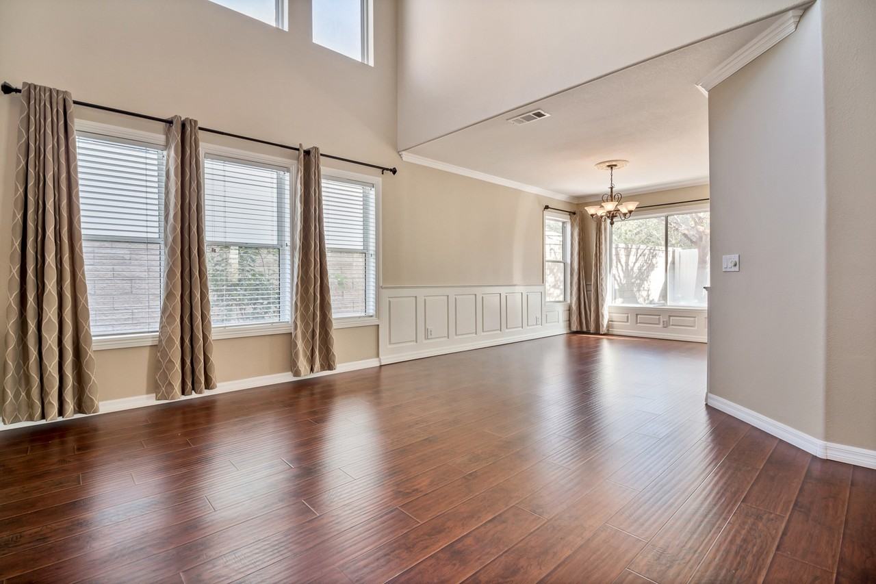 18 Stampede Street - Photo 3 of 25