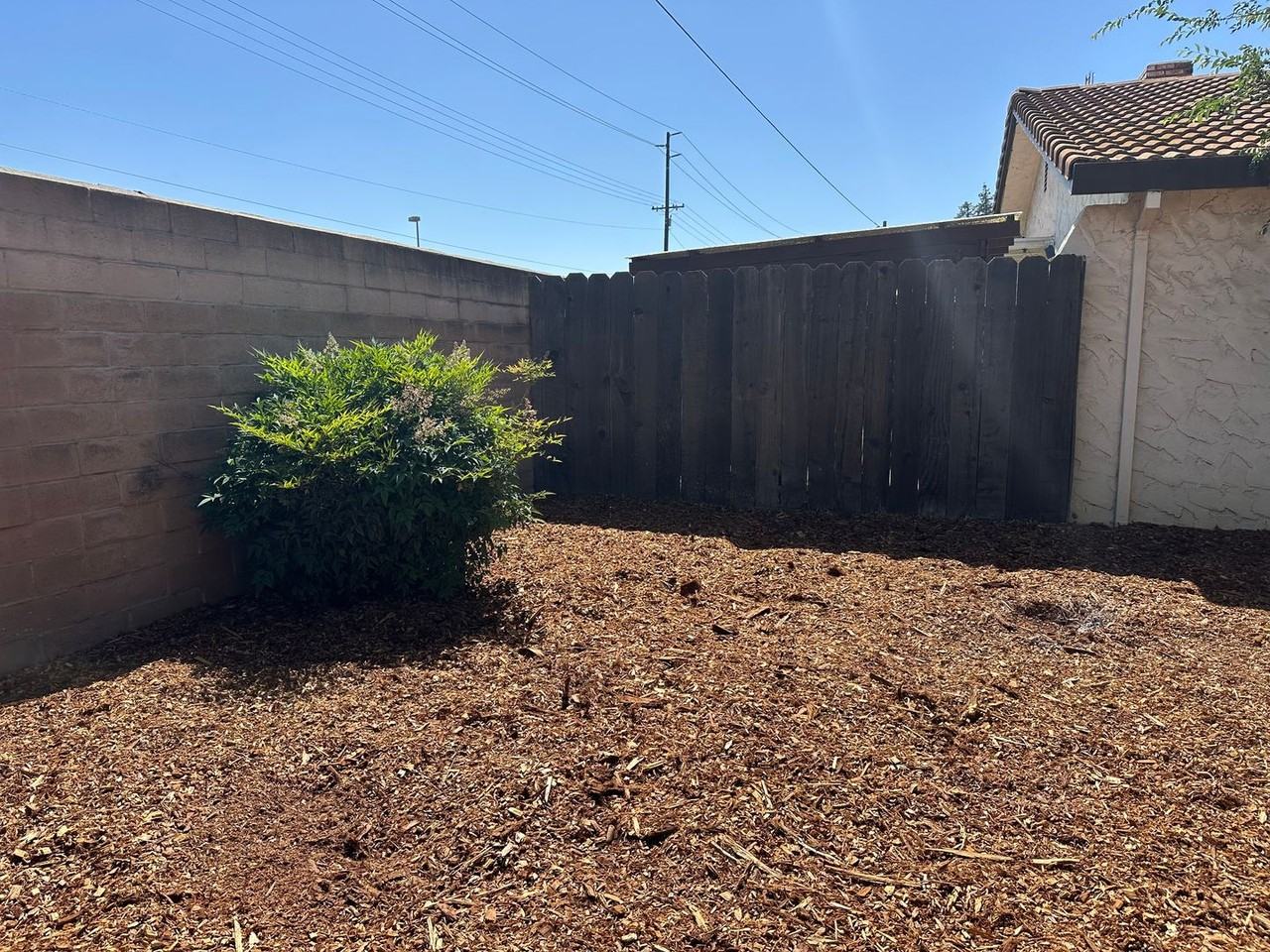 1930 South Royal Oaks Drive - Photo 5 of 6