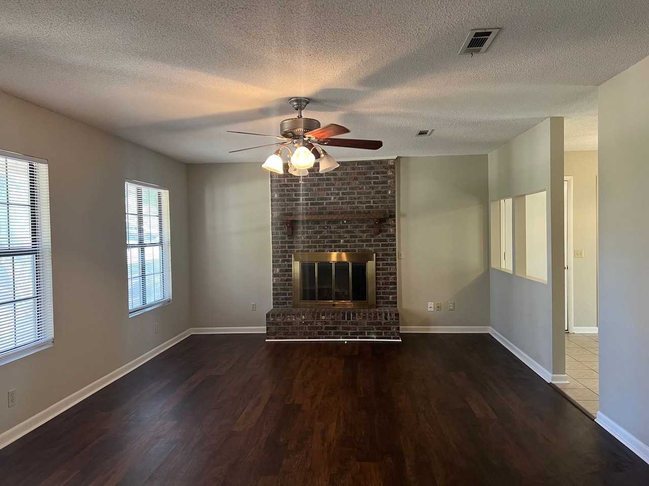 303 Ridgeway Drive - Photo 2 of 5