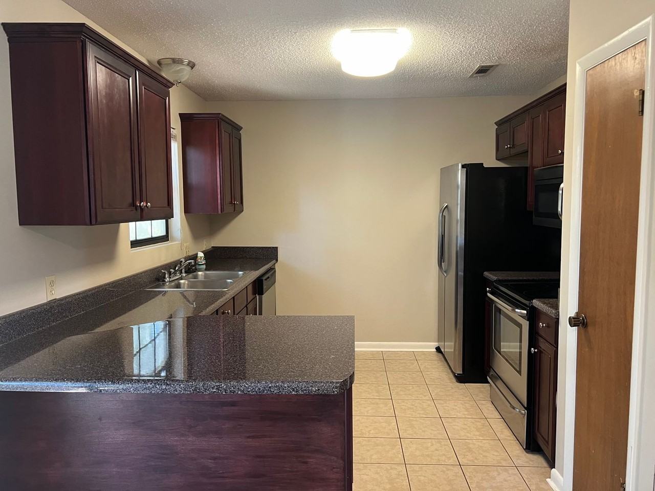 303 Ridgeway Drive - Photo 3 of 5