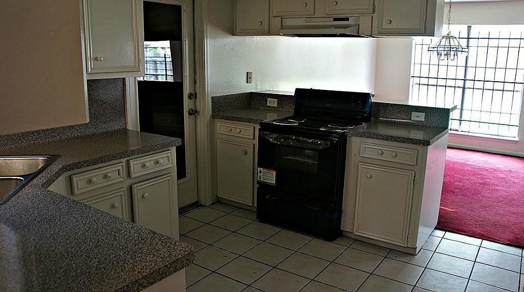 6666 Laughlin Dr - Photo 7 of 10