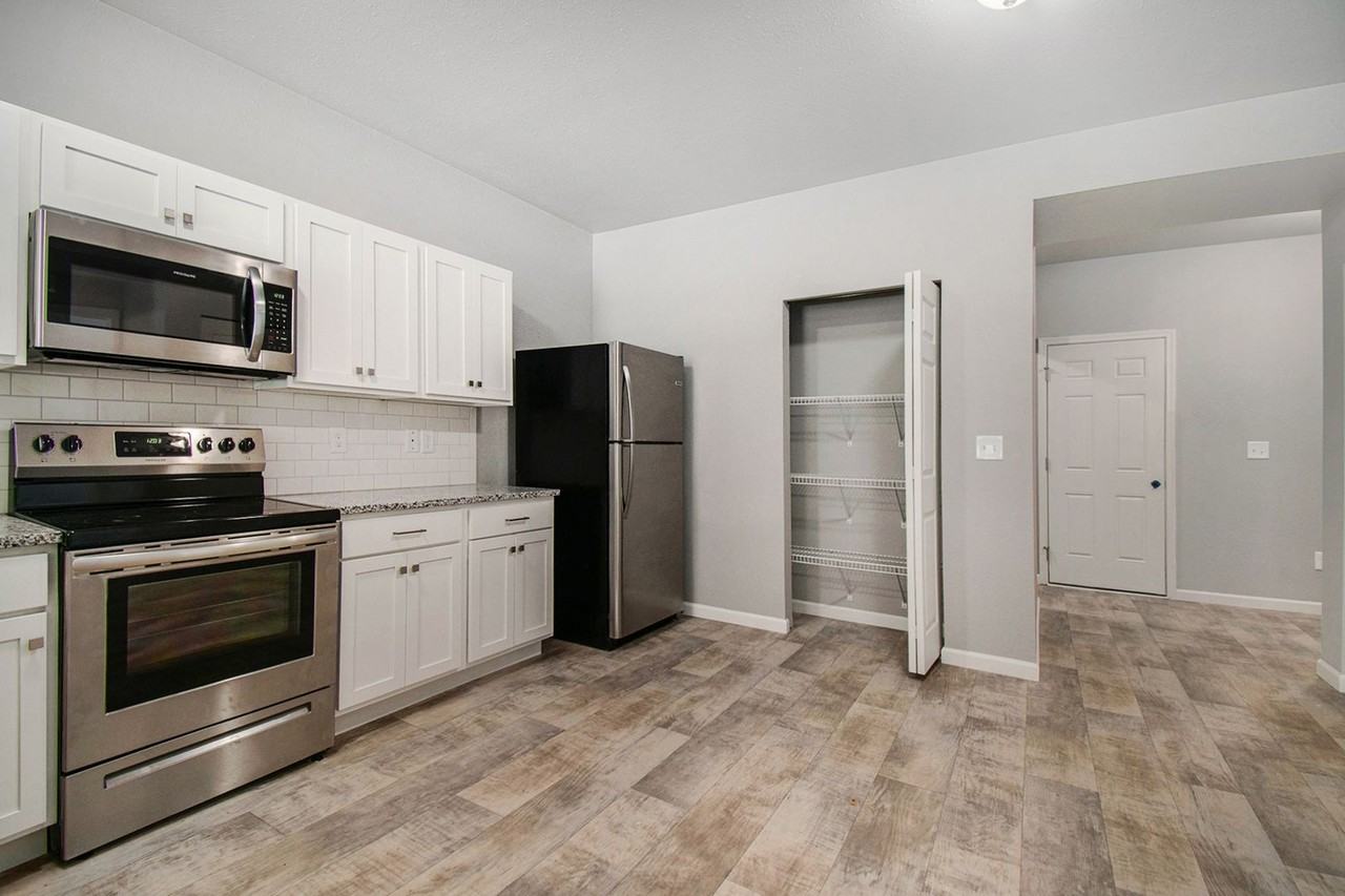 26190 Northland Crossing Dr - Photo 2 of 14