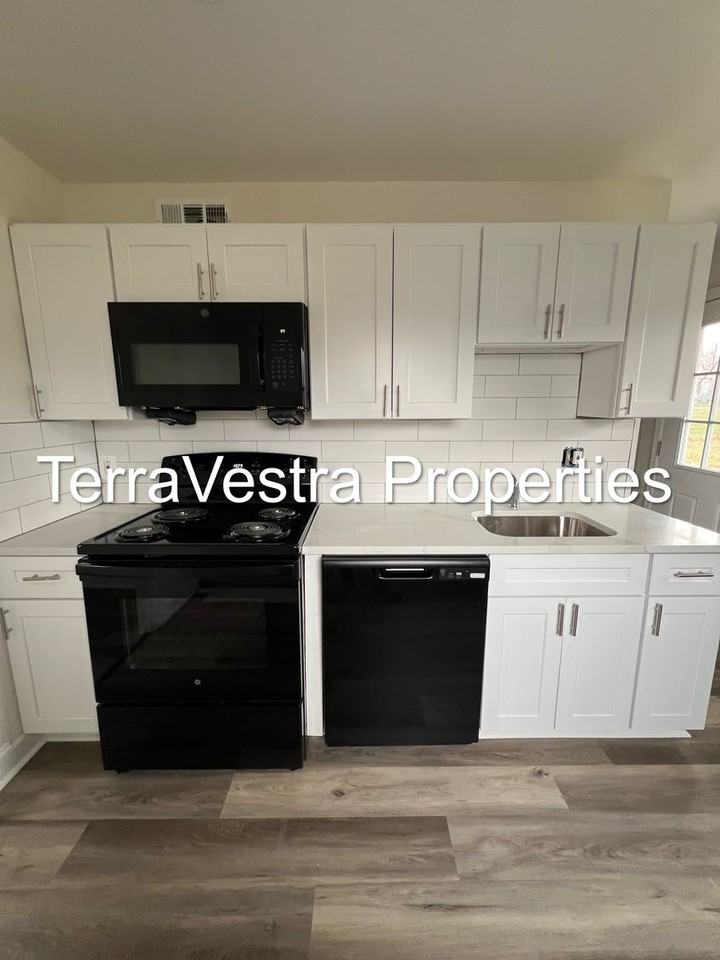 1504 3rd Ave - Photo 4 of 13