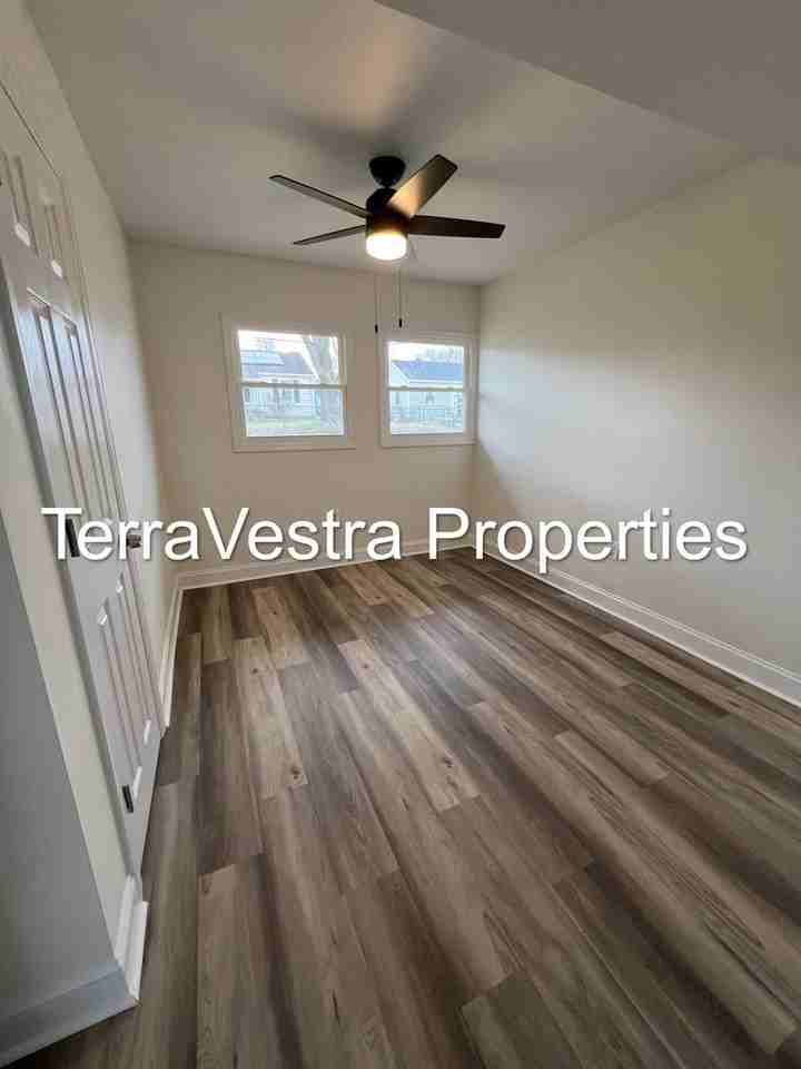 1504 3rd Ave - Photo 6 of 13