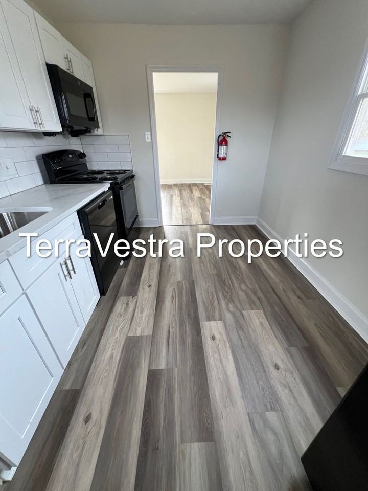 1803 4th Ave - Photo 4 of 15