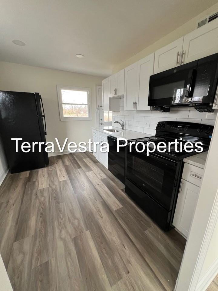 1803 4th Ave - Photo 5 of 15