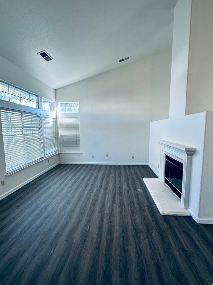 8608 Disa Alpine Way - Photo 3 of 30