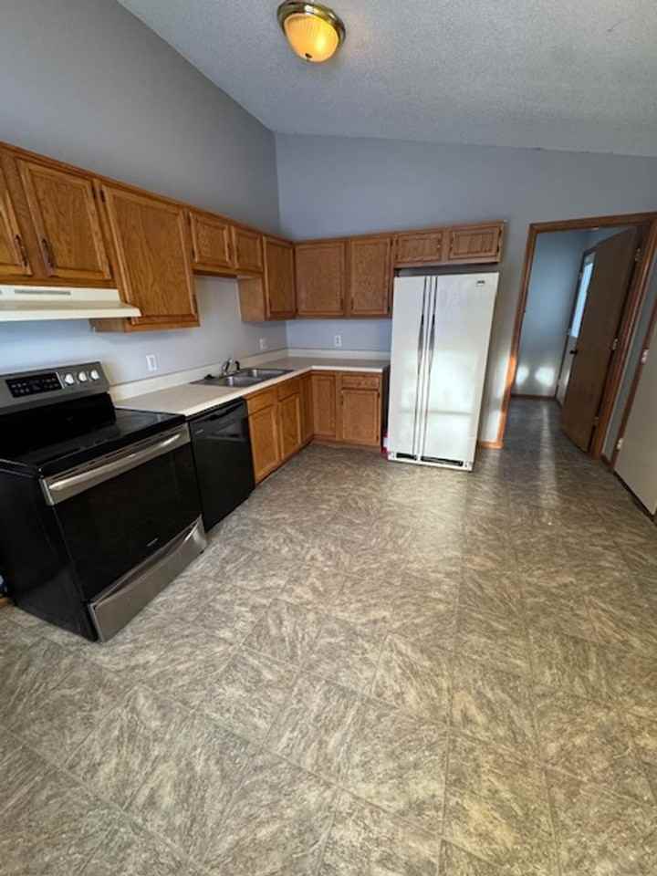 6621 Wood Rim Run - Photo 3 of 9