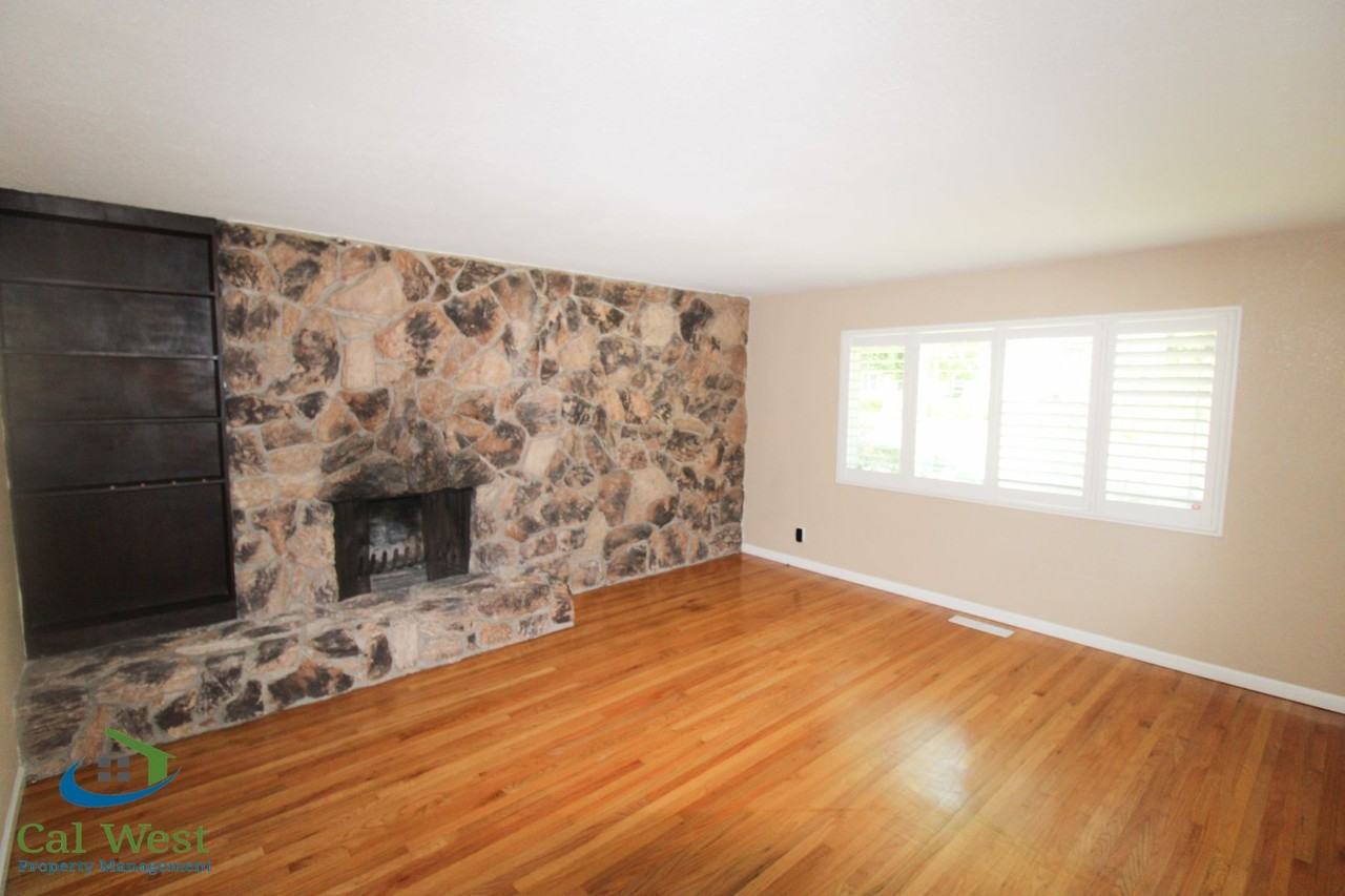 1243 Redoaks Drive - Photo 3 of 20