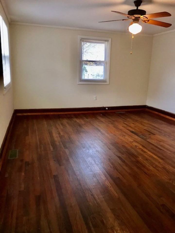 106 Adams St - Photo 6 of 10