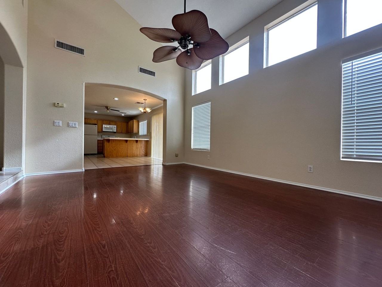 821 Dancing Vines Avenue - Photo 2 of 25