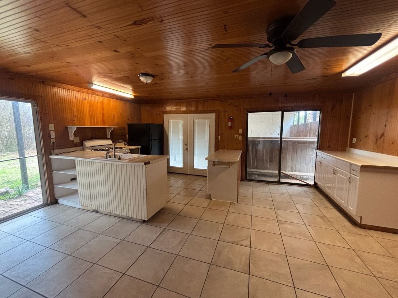 4100 Hampton Lane - Photo 4 of 15