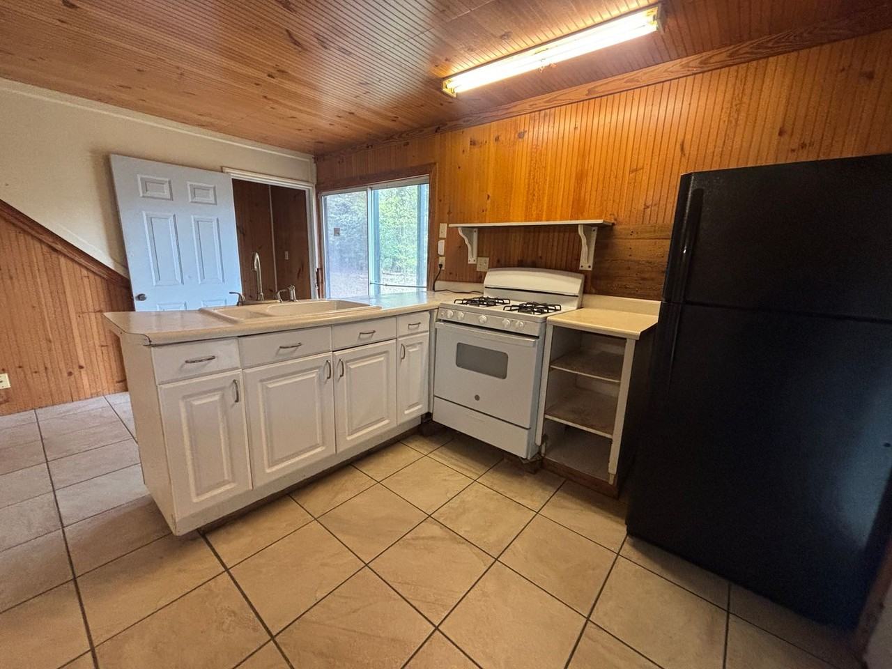 4100 Hampton Lane - Photo 5 of 15