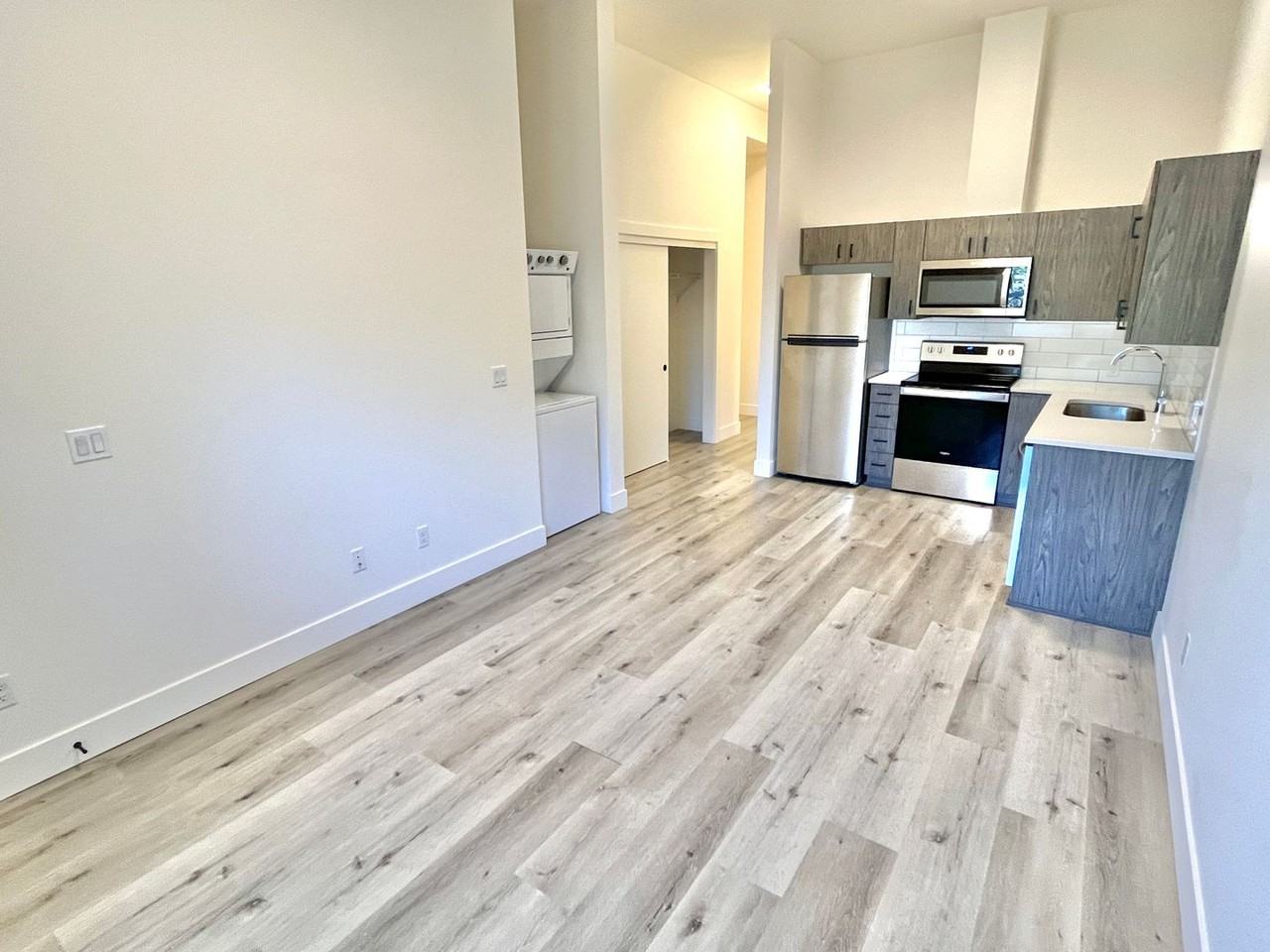 BUFFL - Photo 2 of 12