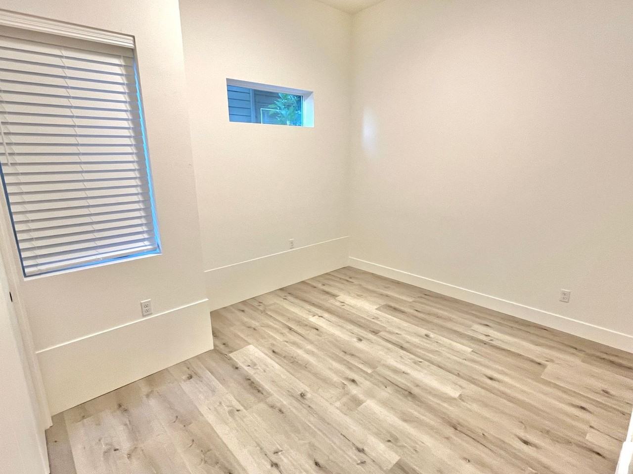 BUFFL - Photo 5 of 12