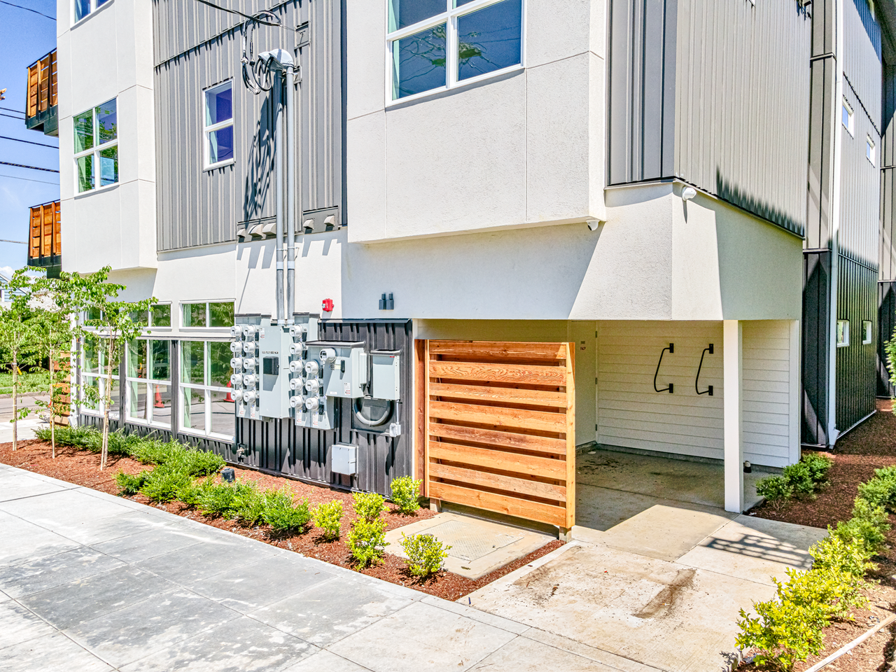 BUFFL - Photo 7 of 12