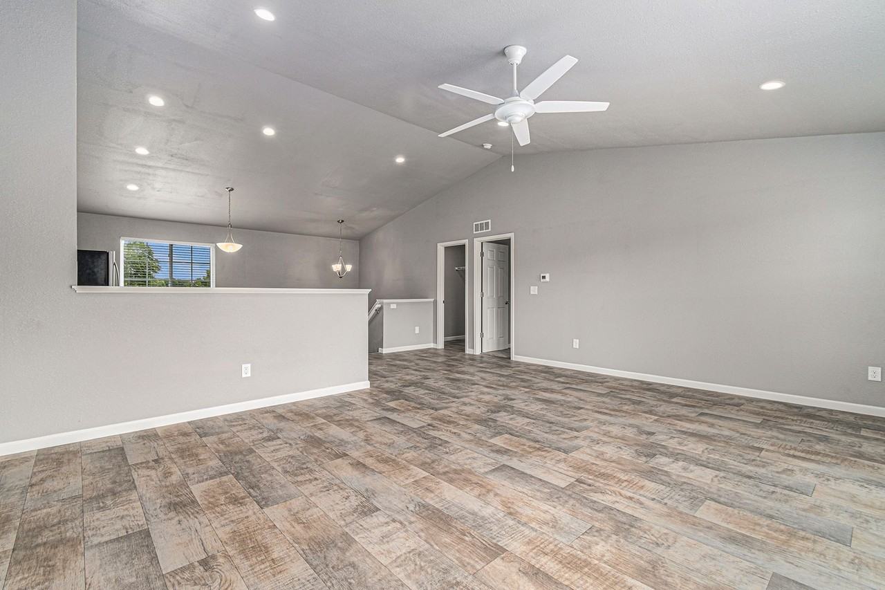 108 Mackenzie Street - Photo 5 of 18