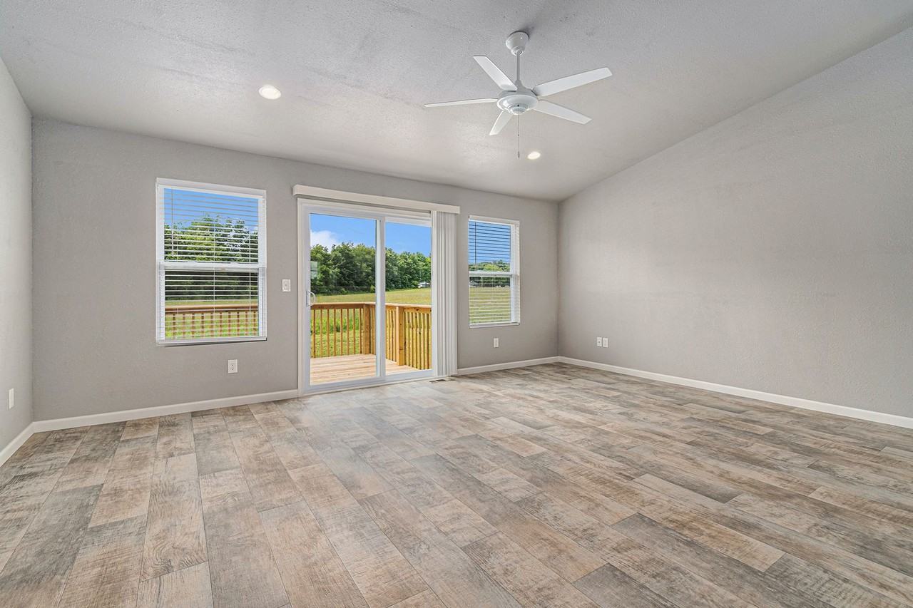 108 Mackenzie Street - Photo 6 of 18