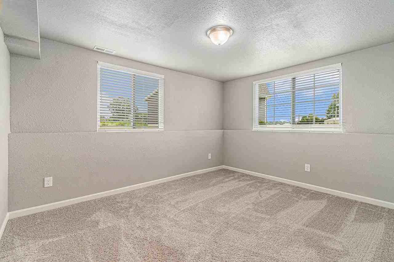 108 Mackenzie Street - Photo 7 of 18