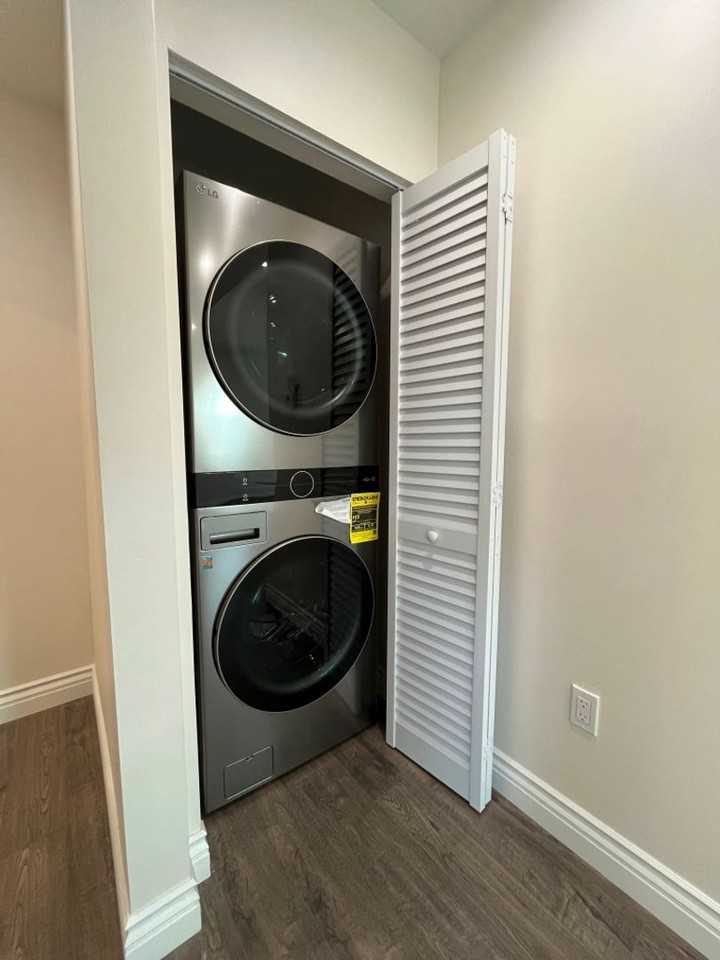 21103 Mayall St - Photo 7 of 10