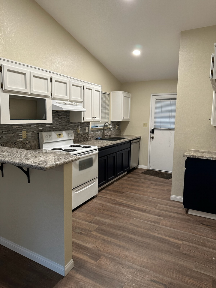 2600 Brookside Dr #52 - Photo 3 of 12