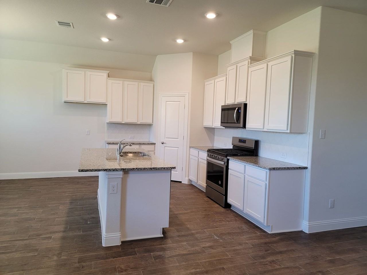 6105 Cheshire Street - Photo 5 of 18