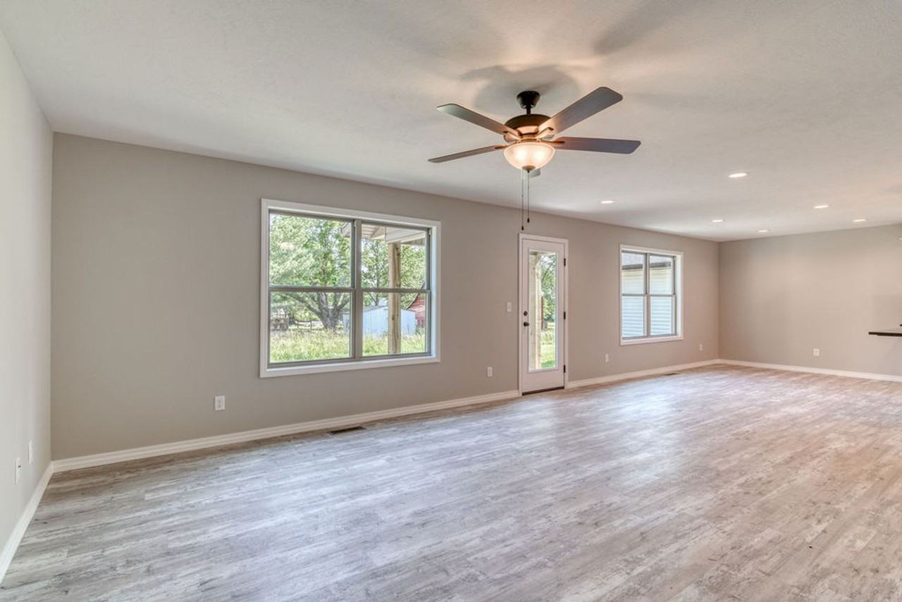 1221 E Paragon - Photo 3 of 18