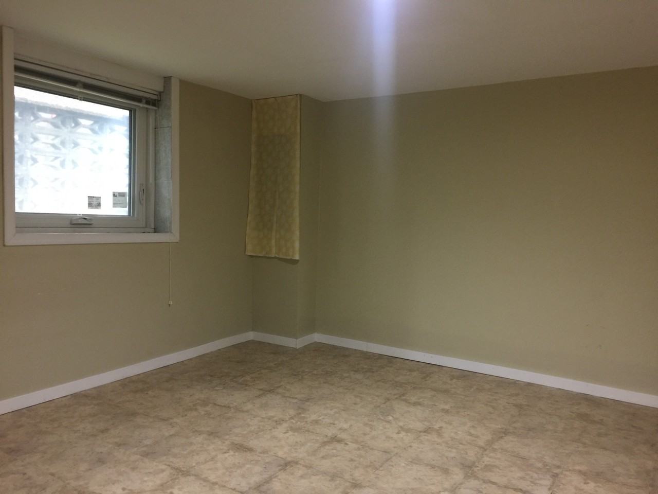 3831 Sandell St - Photo 6 of 12