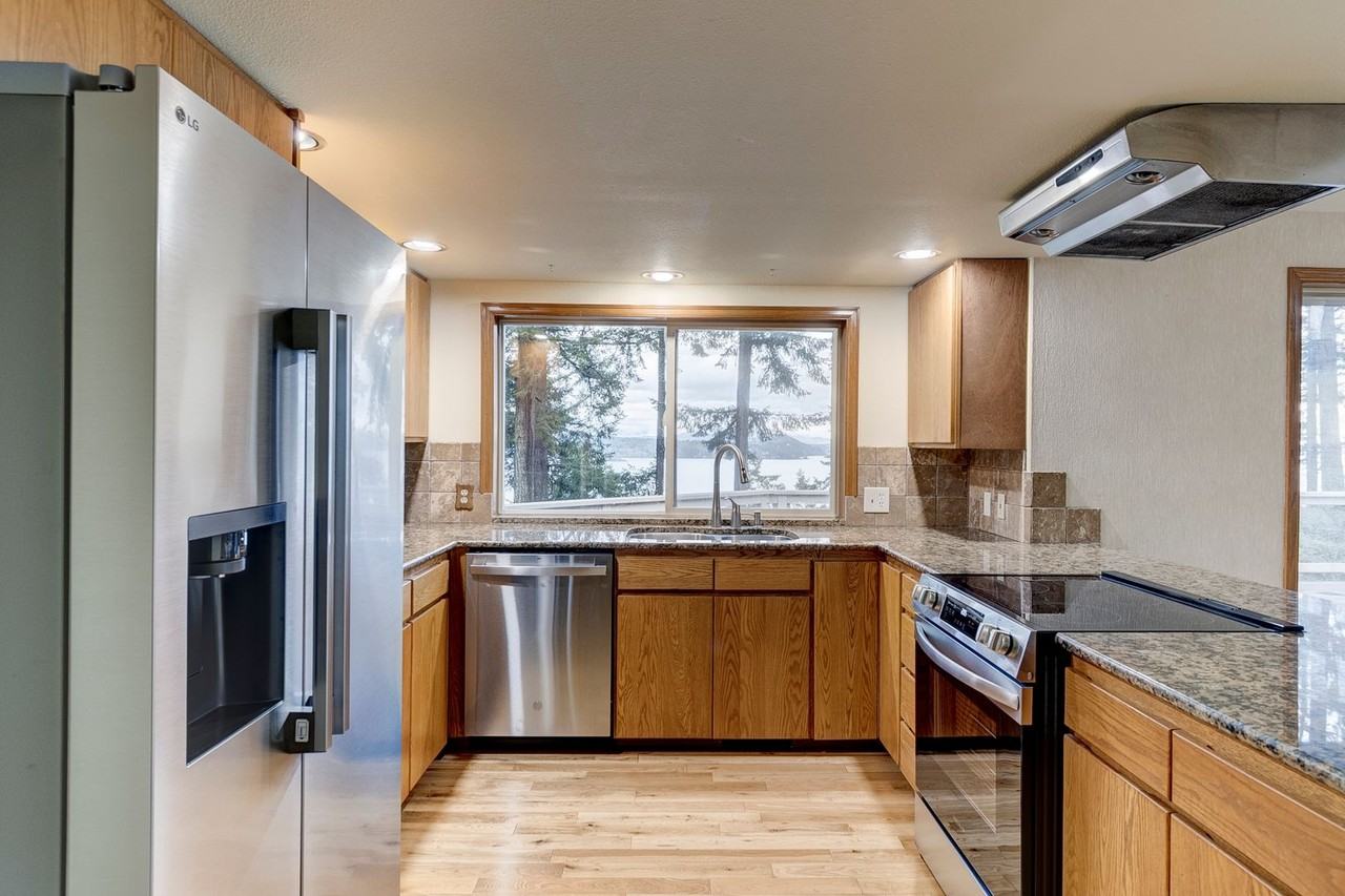 4750 Jones Road - Photo 3 of 41