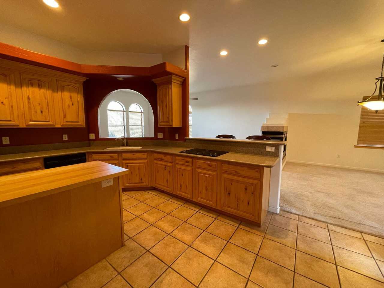 1476 Eagle Crest Drive - Photo 2 of 10