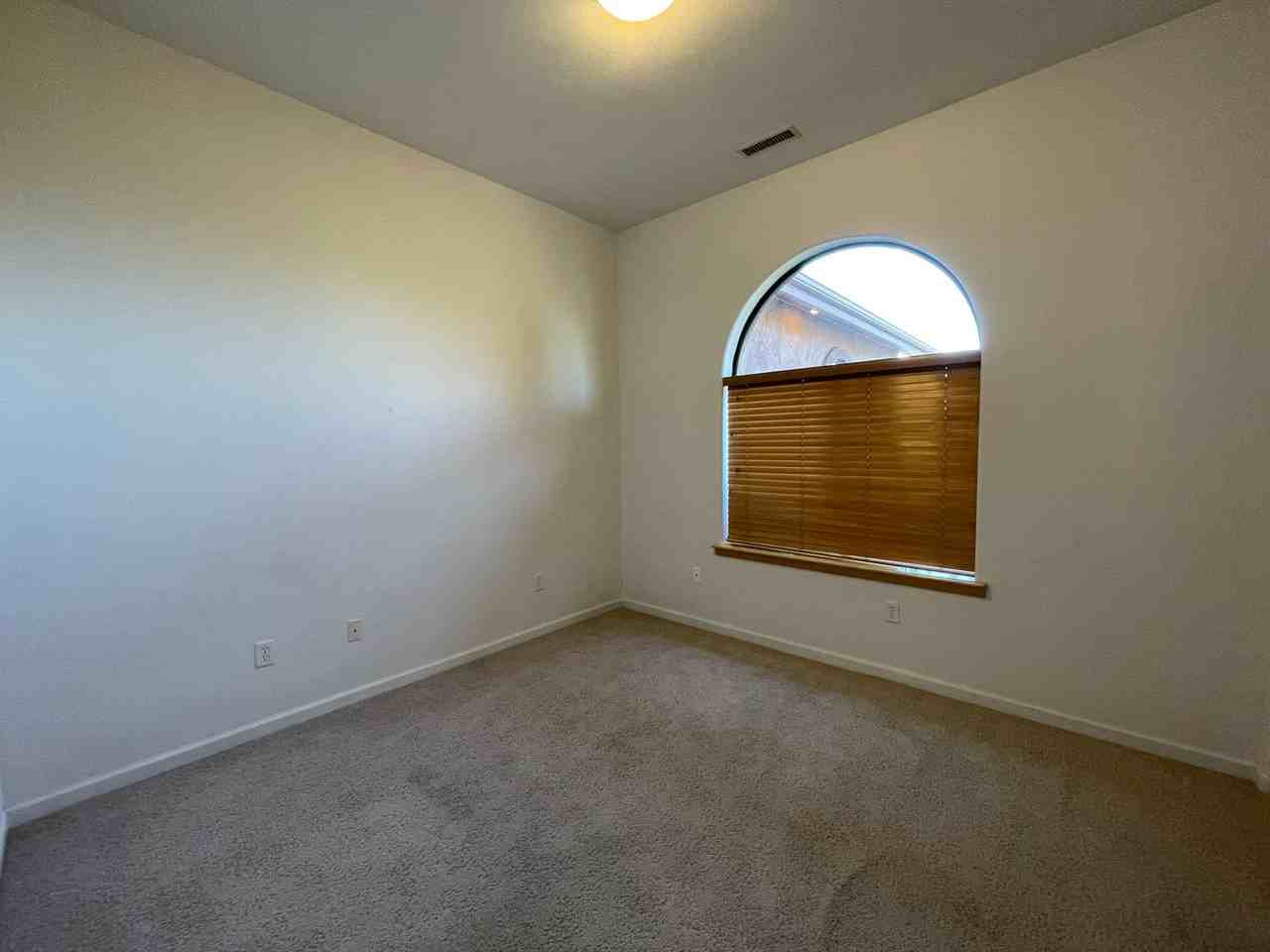 1476 Eagle Crest Drive - Photo 7 of 10