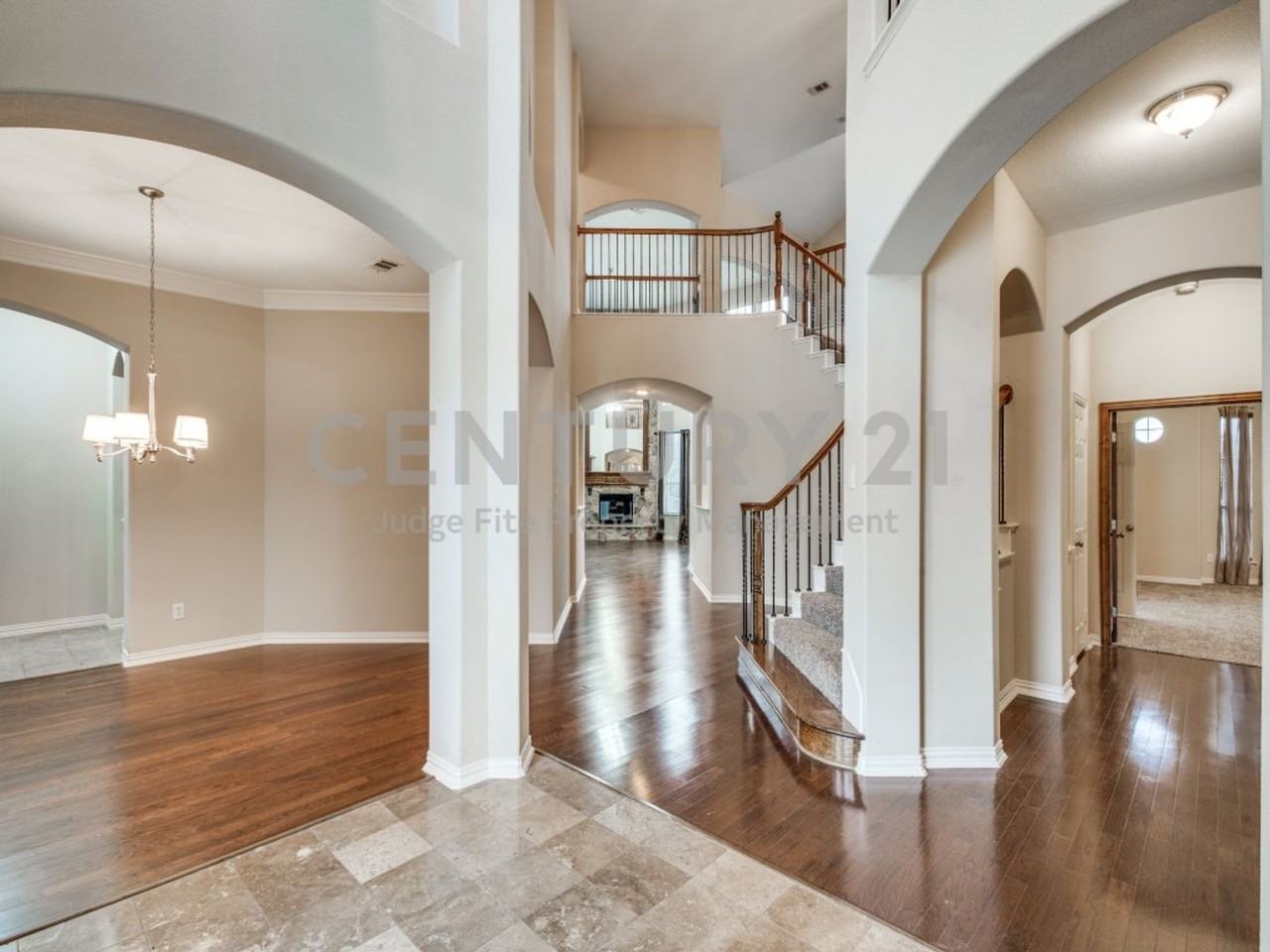 2613 Sandstone Ln - Photo 2 of 15