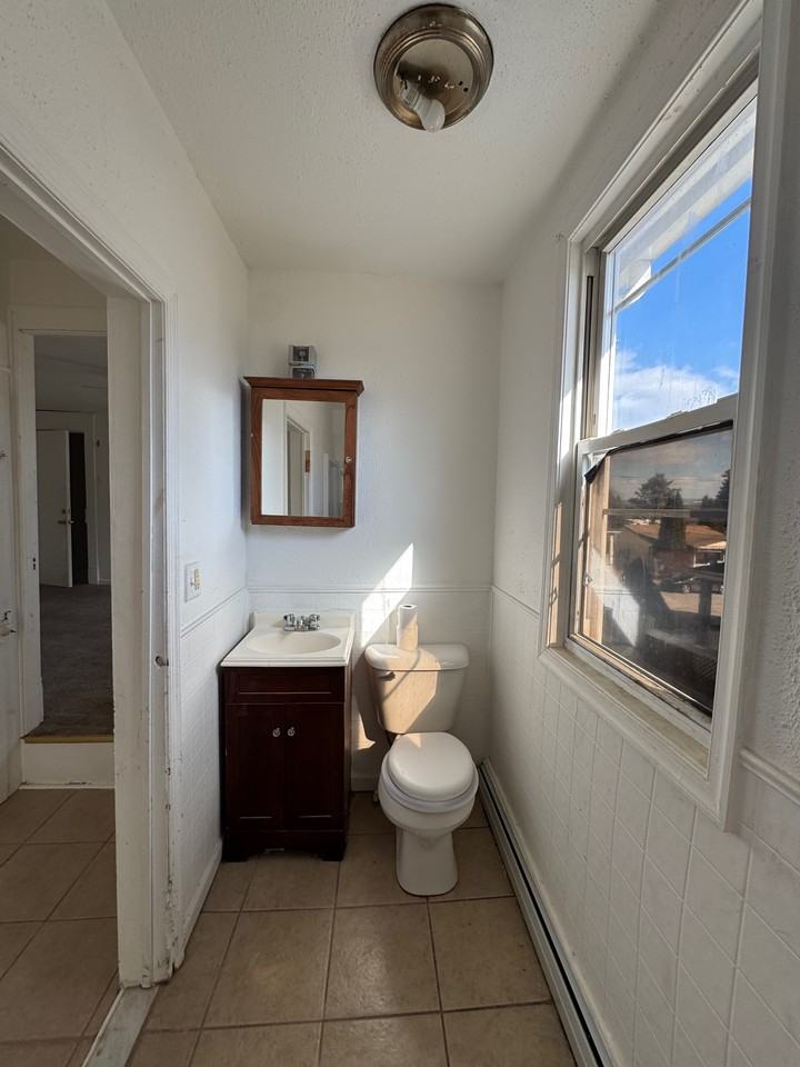 1135 Lloyd St #2ndFL - Photo 3 of 11