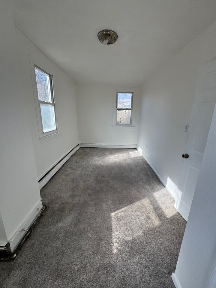1135 Lloyd St #2ndFL - Photo 6 of 11