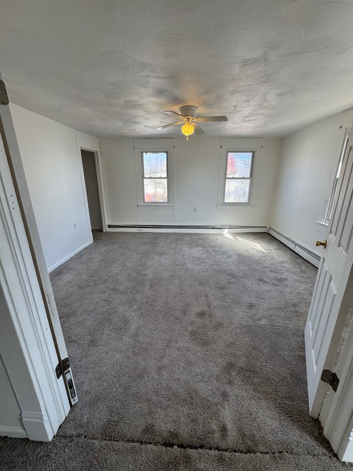 1135 Lloyd St #2ndFL - Photo 7 of 11