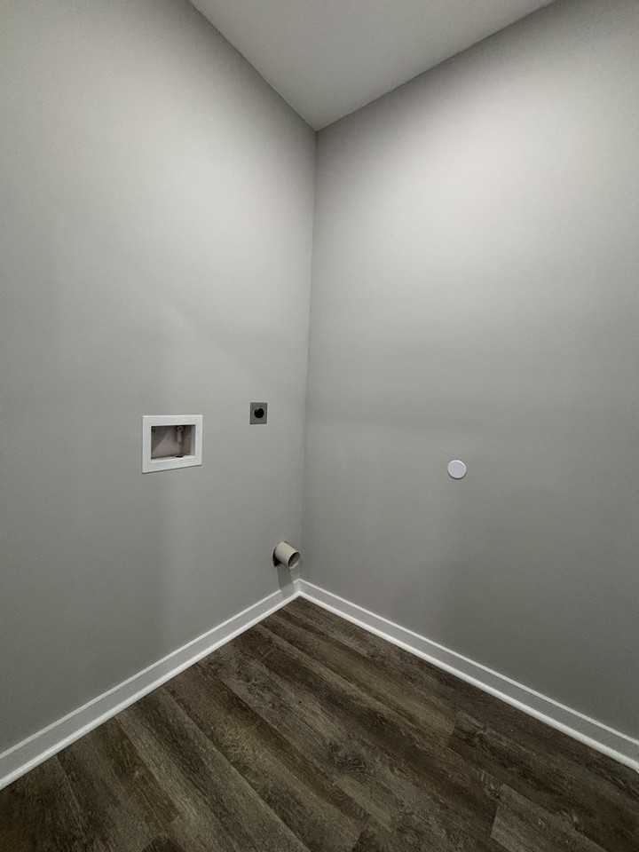 301 Green Avenue #A - Photo 6 of 12