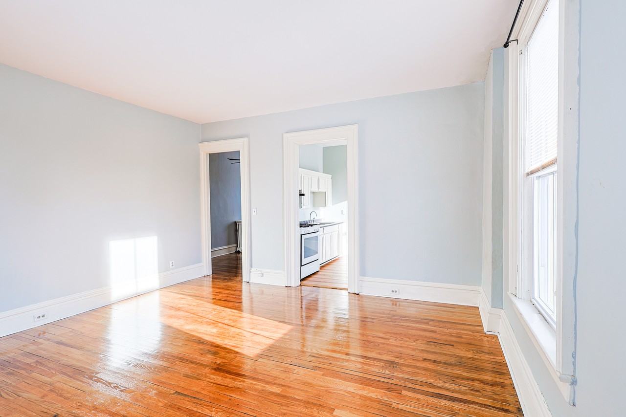 68 Cayuga Street #2UPSTAIRS - Photo 2 of 16